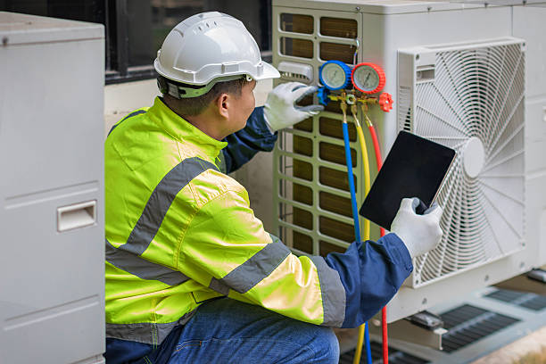 Professional Hvac technician working in Milton, FL
